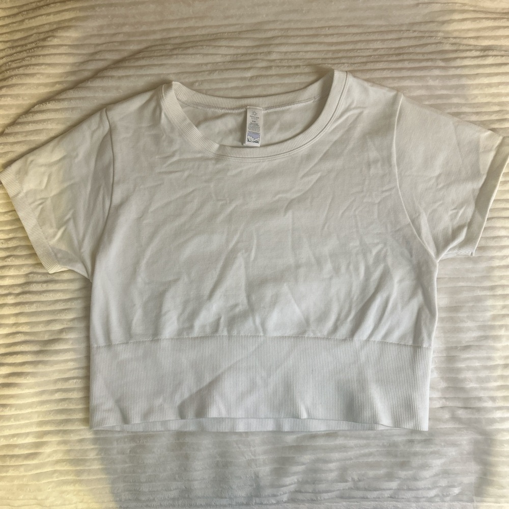 Aerie white workout top. NEVER WORN!!